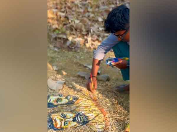 Artist Purushottam (Photo/ANI)