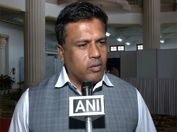 Congress MLA Ravi Ganiga (Photo/ANI)