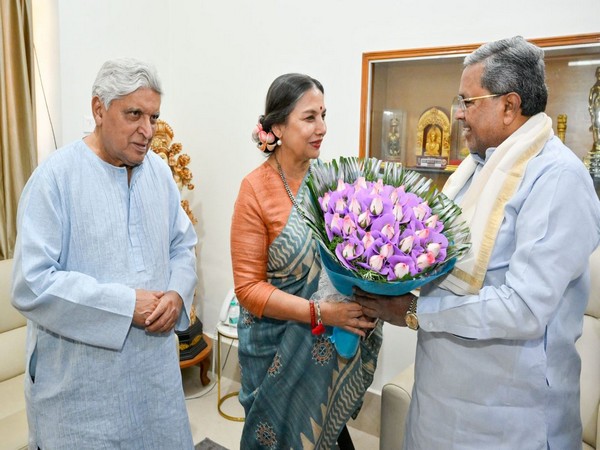Javed Akhtar, Shabana Azmi and Karnataka Chief Minister Siddaramaiah (Image source/ANI)