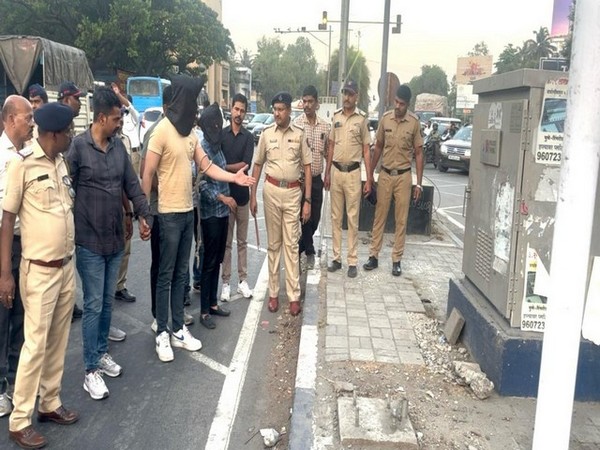 Pune Police with accused (Photo: Pune Police)