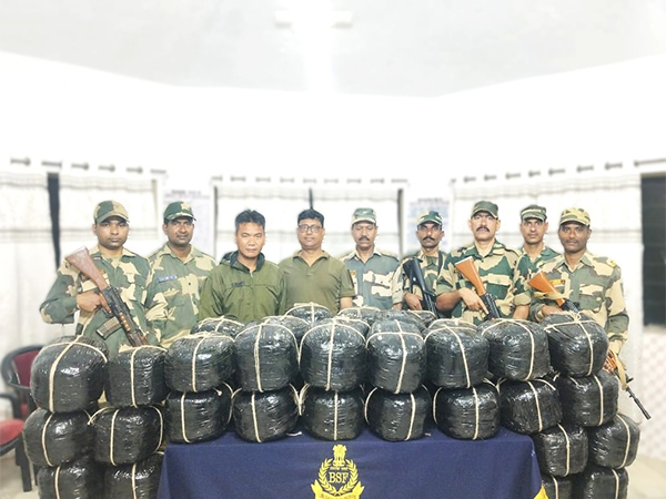 BSF Tripura apprehends 29 Bangladeshi nationals along border (Photo/ANI) 