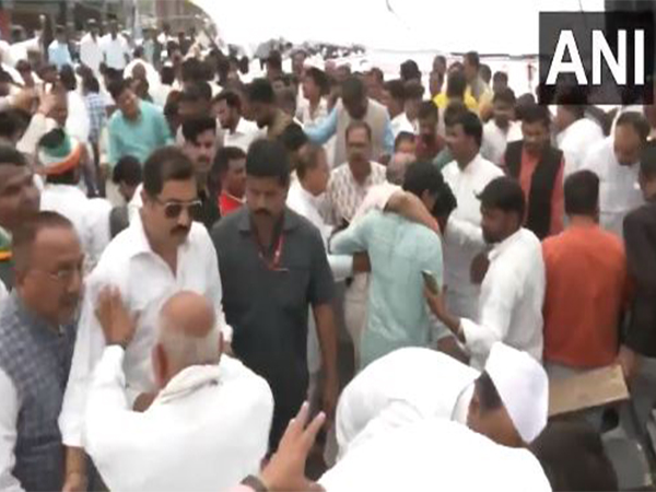  Congress leaders and workers at Bhopal (Photo/ANI)