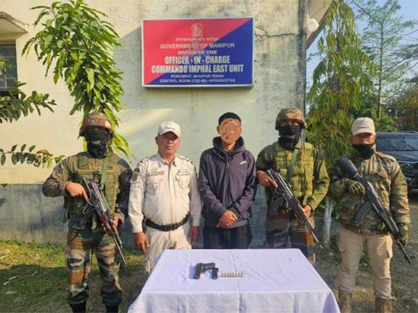 Manipur Police with the seized items (Photo/Manipur police)