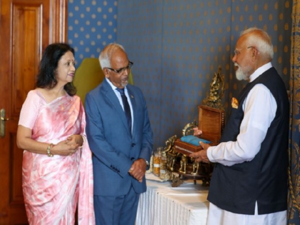 PM Modi gifts Banarasi Saree to Brinda Gokhool (Photo/ANI)