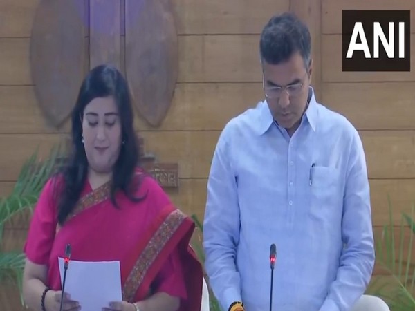 Delhi Public Works Department (PwD) Minister Parvesh Verma with BJP MP Bansuri Swaraj (Photo/ANI)