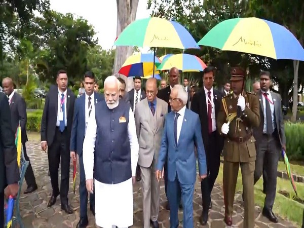 PM Modi visiting the Ayurveda Garden in Mauritius (Photo/DD)