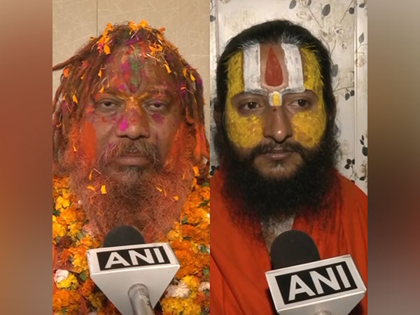 Acharya Paramhans Maharaj and Mahant Sitaram Das