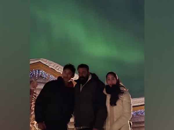 Actor Sanjay Dutt and his kids (Image source; Instagram @duttsanjay)