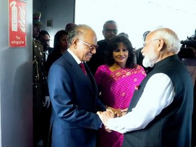 Prime Minister Narendra Modi with Mauritius Prime Minister Navinchandra Ramgoolam. (Image: X@narendramodi)
