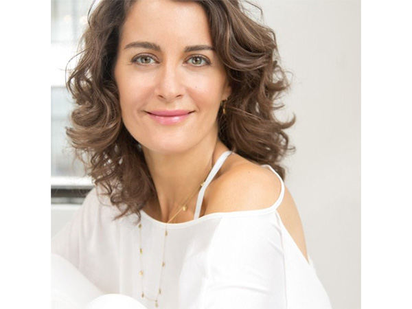 Carrie-Anne-Moss (Image Source: X/@AnnapurnaLiving)