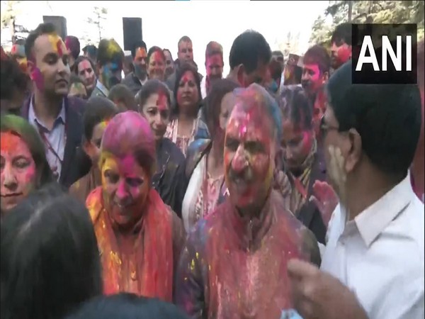 Himachal Pradesh CM Sukhvinder Singh Sukhu celebrates Holi (Photo: ANI) 