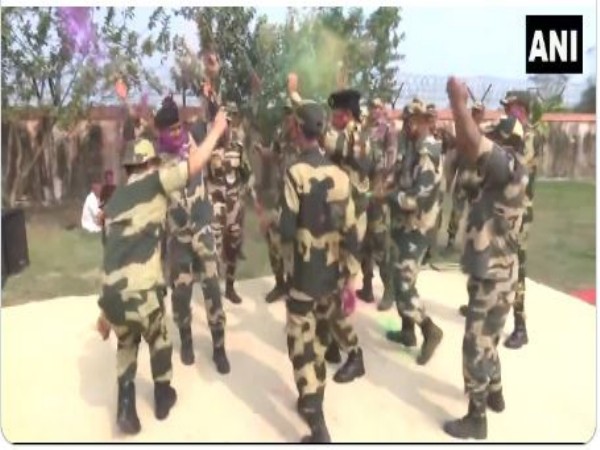  Border Security Forces personnel  celebrating Holi (Photo/ANI)