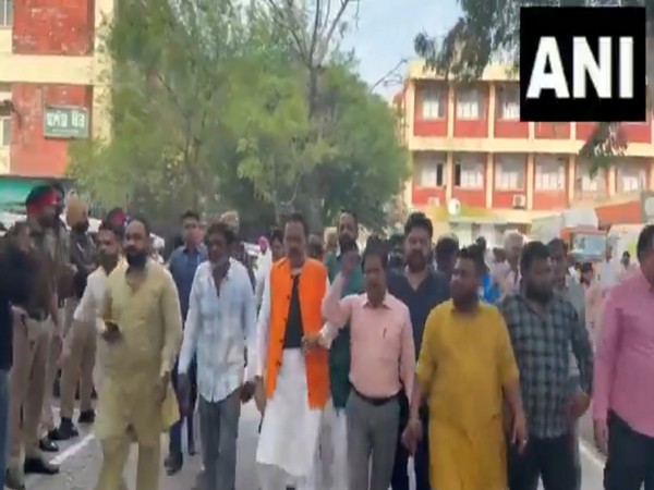 Protest by Shiv Sena workers in Moga (Photo/ANI) 