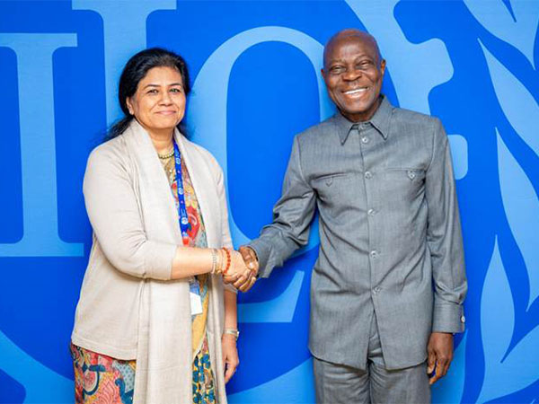  Sumita Dawra, Secretary, Ministry of Labour and Employment with Gilbert F Houngbo, the DG-ILO (Photo/PIB)