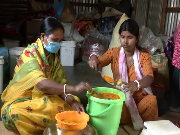 Women entrepreneurs from Hapania establish thriving spice business (Photo/ANI) 
