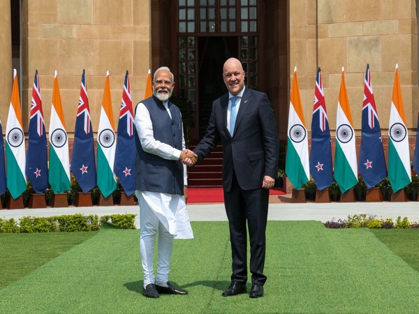 Prime Minister Narendra Modi with New Zealand Prime Minister Christopher Luxon (Photo/X@narendramodi)