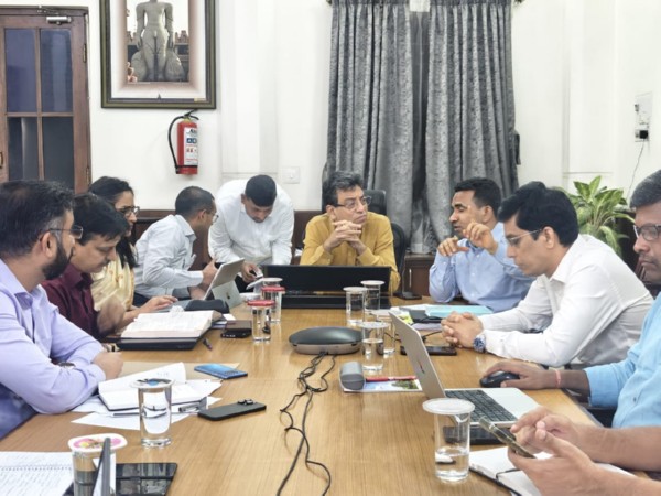 Officials of Bruhat Bengaluru Mahanagara Palike (BBMP) at a meeting (Photo/BBMP)