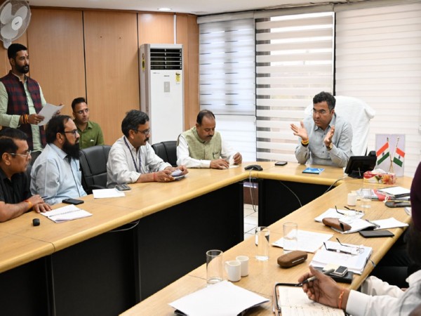 Delhi Public Works Department Minister Parvesh Verma holding  meeting with officials of different departments on Monday (Photo/Pervesh Verma's office)