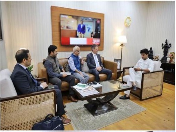 Joel Kaplan, Chief Global Affairs Officer, Meta met Union Minister of Communication and Development of North East Region, Jyotiraditya Scindia on Monday (Photo/PIB)