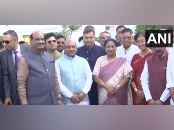 Delhi CM Rekha Gupta and Delhi Assembly Speaker Vijender Gupta receive Lok Sabha Speaker Om Birla (Photo/ANI)