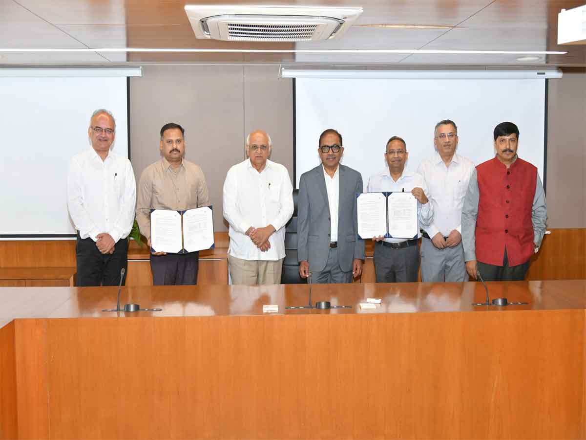 Gujarat Chief Minister Bhupendra Patel (Fifth from Right). (Pic/ Gujarat CMO)