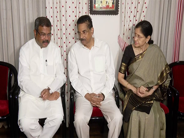 Odisha Governor with Union Minister Dharmendra Pradhan (Photo/ANI)