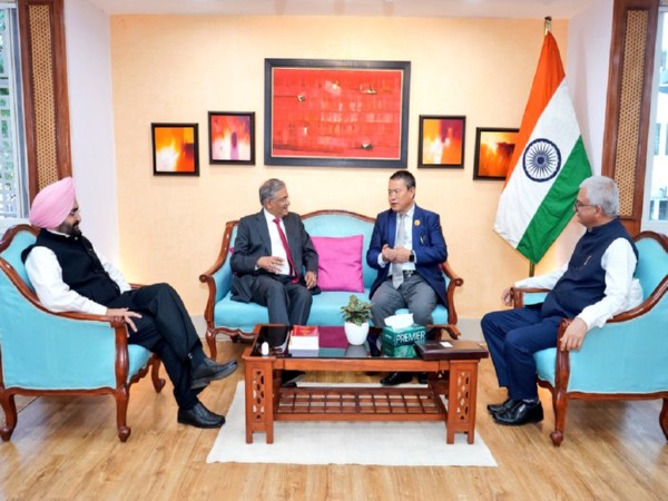 ECI meets with Election Commissioner of Bhutan Ugyen Chewang (Photo/ANI)