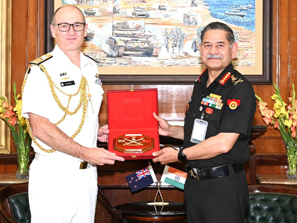 Rear Admiral Garin Golding, Chief of Navy of the Royal New Zealand Navy and  General Upendra Dwivedi, Chief of Army Staff (Image: X@adgpi)
