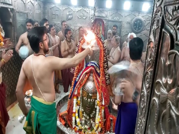  Bhasma Aarti performed at Mahakaleshwar temple. (Photo/ANI)