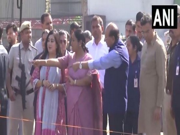 BJP MP Bansuri Swaraj, Chief Minister Rekha Gupta, Delhi Lieutenant Governor VK Saxena and Minister Parvesh Verma. (Photo/ANI)