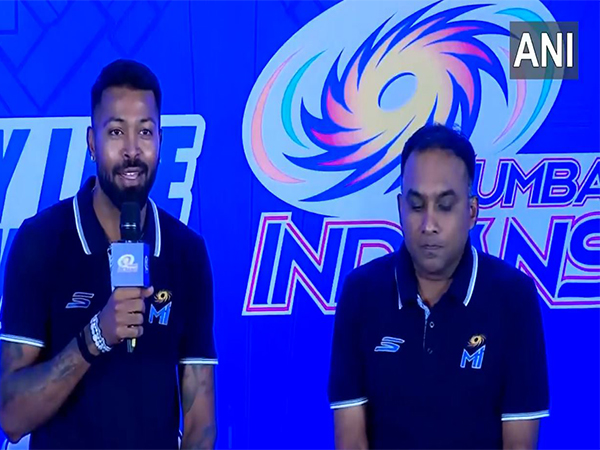 Hardik Pandya and  Mahela Jayawardene (Photo: ANI)