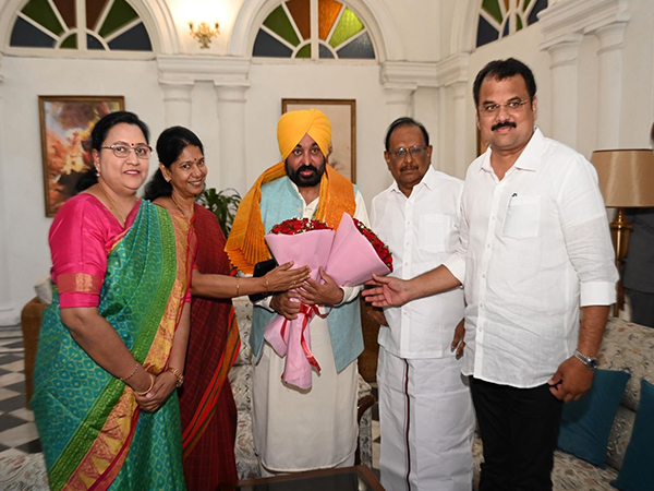 DMK delegation meets Punjab Chief Minister Bhagwant Mann (Photo/ Kanimozhi office)