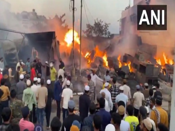 Fire breaks out in furniture shops in Chhatrapati Sambhajinagar (Photo/ANI)