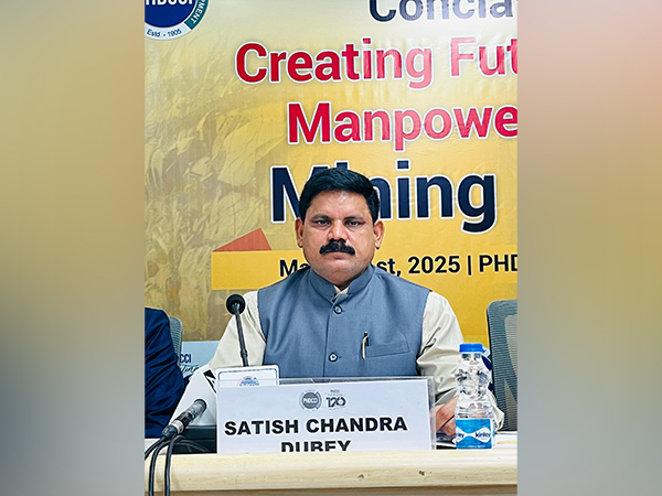 Coal & Mines MoS Satish Chandra Dubey (Photo/PHDCCI)