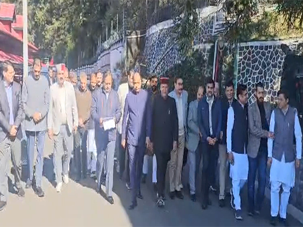 BJP delegation led by Jai Ram Thakur submitted a memorandum to Governor Shiv Pratap Shukla (Photo/ANI)
