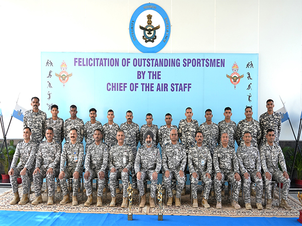 Chief of Air Staff felicitates outstanding sportsmen (Photo/PIB)