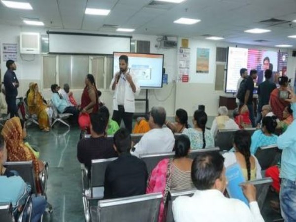 A lecture was delivered on the importance of oral health (Photo/ PIB)