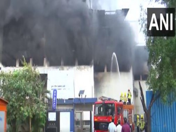 Efforts underway to control massive fire at MIDC in Navi Mumbai (Photo/ANI)
