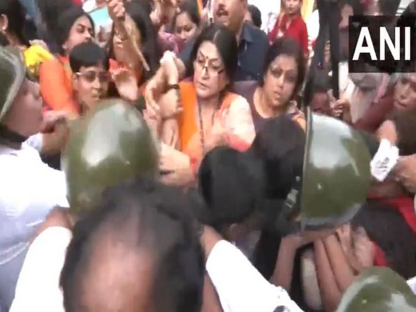 Scuffle broke out between the police and BJP leader Roopa Ganguly (Photo/ANI)