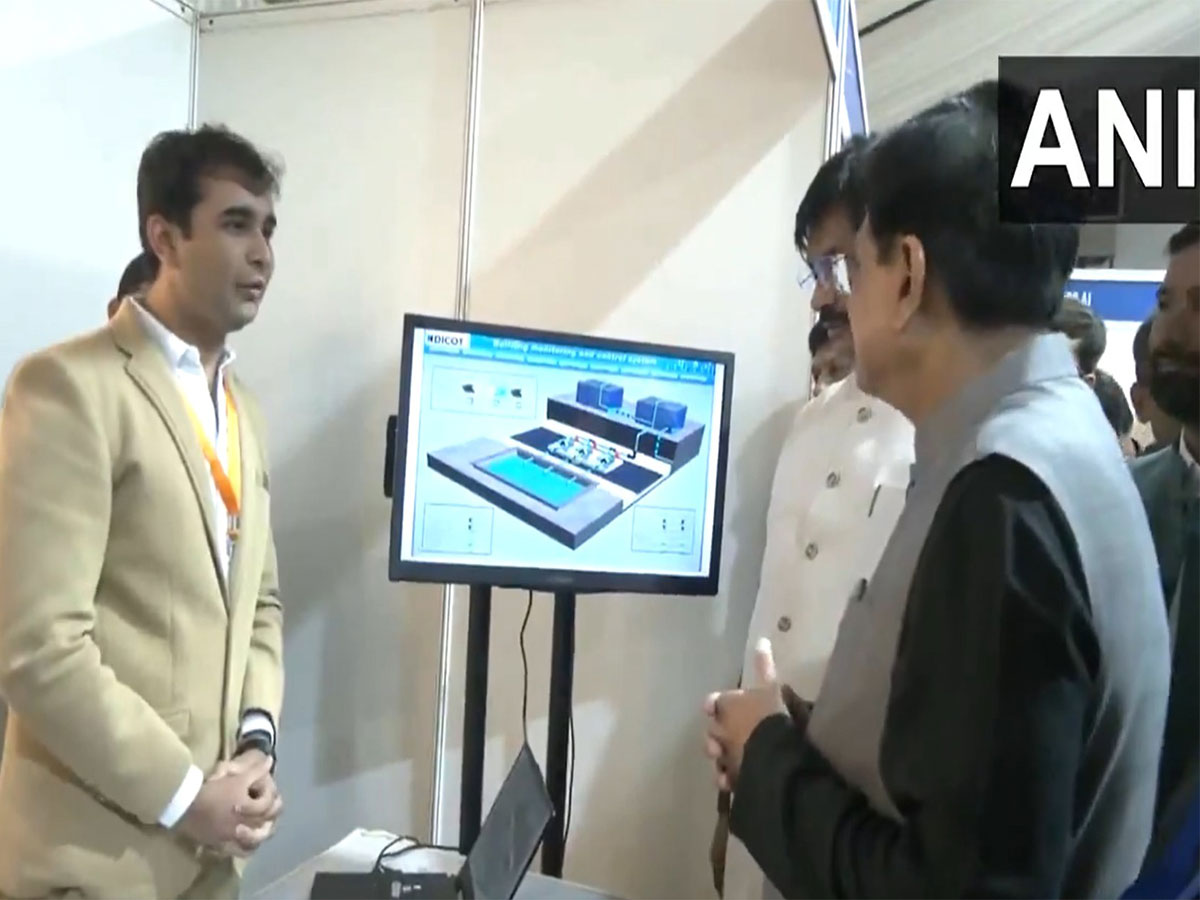 Minister Piyush Goyal attends startup festival in Gujarat's Vejalpur constituency (Image: ANI)