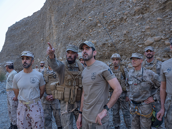 Hamdan bin Mohammed praises combat readiness, efficiency of 11th Mountain Infantry Battalion (Photo/WAM)