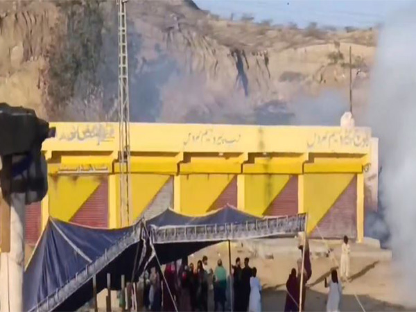 Tear gas fired on Baloch protestors (Photo/X@BalochYakjehtiC)