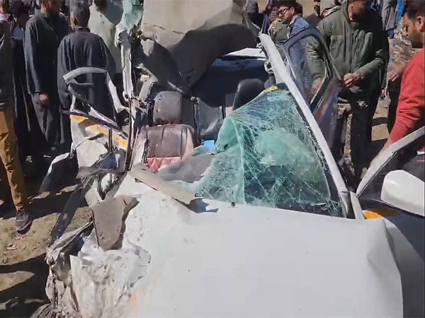 Accident in Ganderbal's Kangan (Photo/ANI)