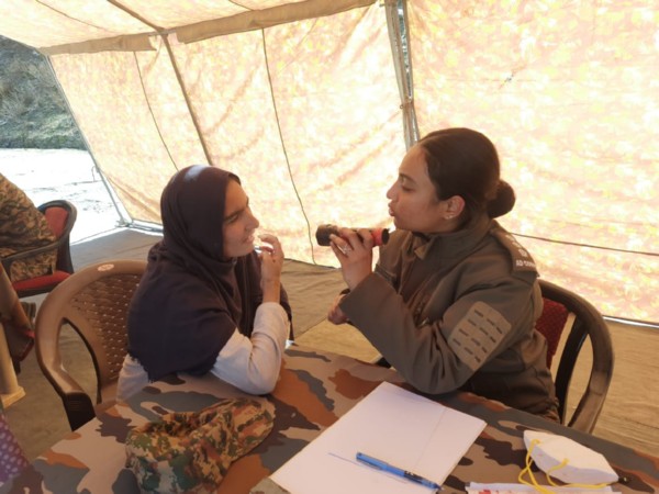 Indian Army organizes free medical camp in Murchiana village in Kupwara (Photo/ANI)