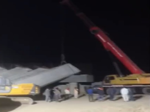 Pillar collapses in Saharanpur of Delhi-Dehradun Expressway (Photo: ANI) 