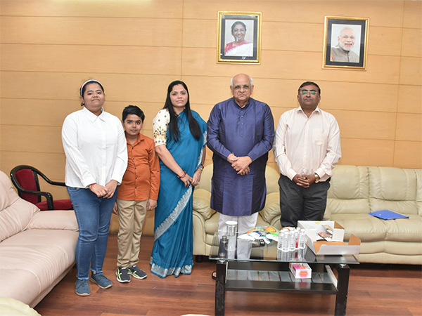 Gujarat CM Bhupendra Patel meets 'Khichdi King' Jagdishbhai Jethva
