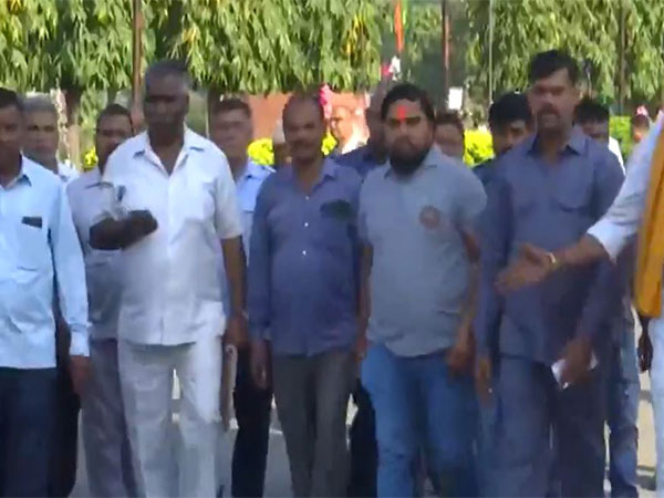 Auto Drivers arrive at the Vidhan Sabha. (Photo/ANI)