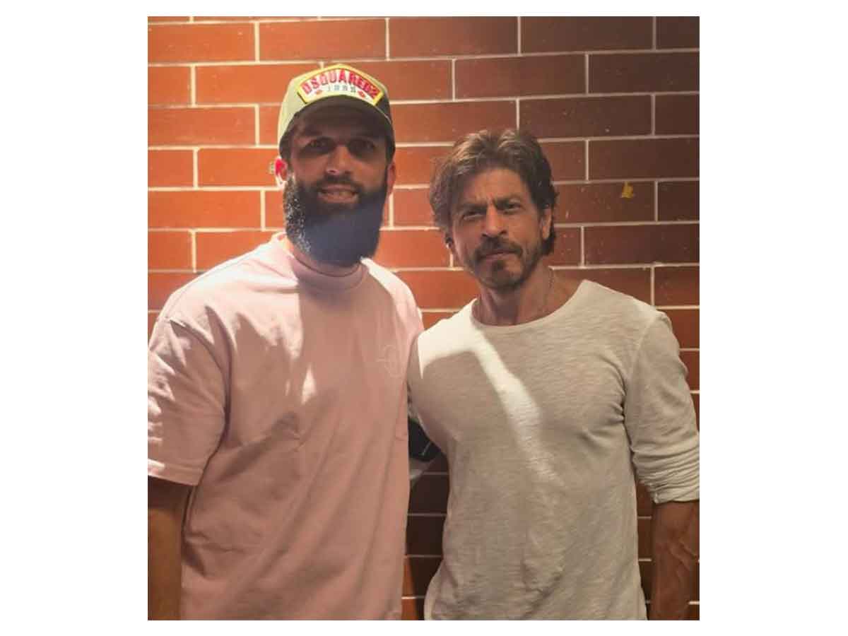 Cricketer Moeen Ali and Bollywood star Shah Rukh Khan (Image source: Instagram)