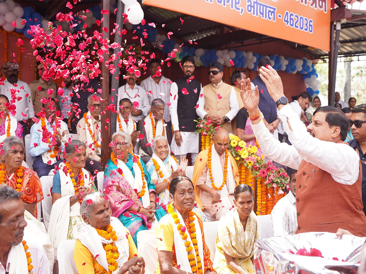 MP CM Mohan Yadav celebrates birthday at Mahatma Gandhi Leprosy Ashram in Bhopal (Photo/ X @DrMohanYadav51)