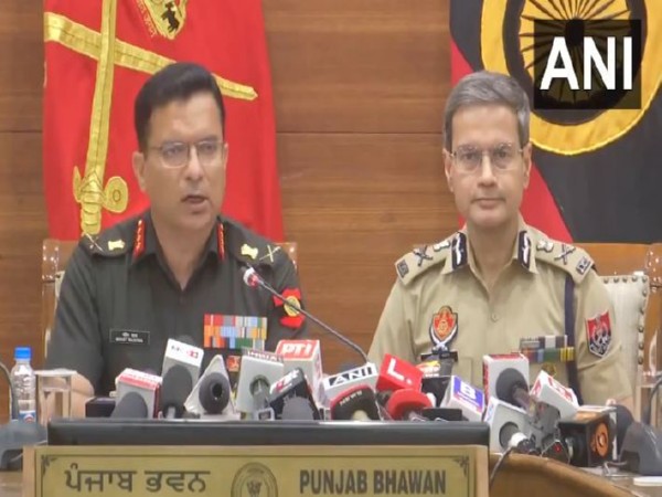  Lt Gen Mohit Wadhwa, Chief of Staff, HQ Western  speaking at conference (Photo/ANI)